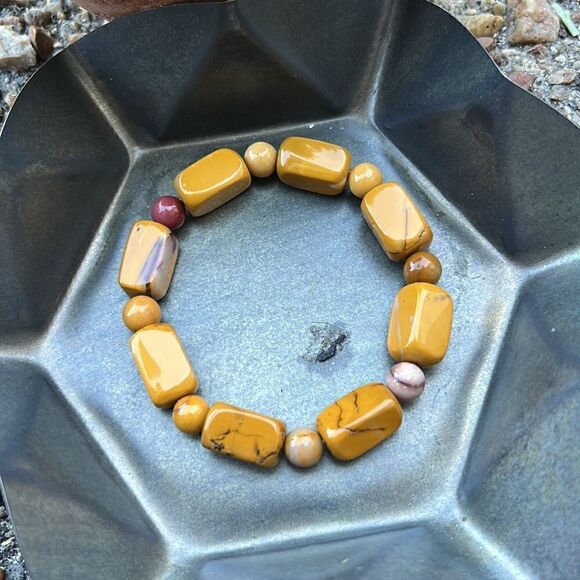 NIB Kennedy Range Mookaite Stone Beaded Stretch Bracelet - Picture 4 of 4